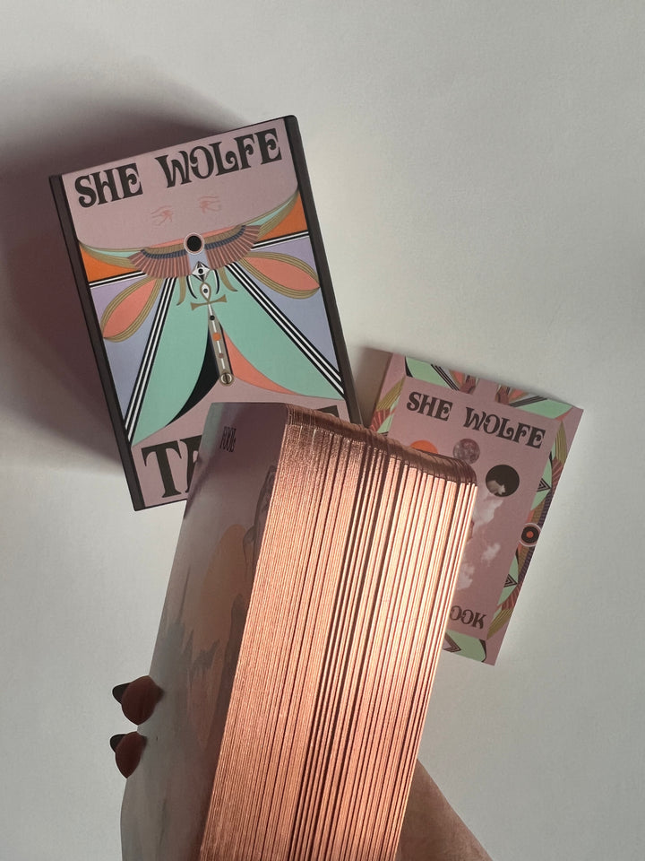 お値下げ　貴重　新品未開封　SHE WOLFE TAROT お値下げ 貴重 新品未開封 SHE WOLFE TAROT お値下げ 貴重 新品